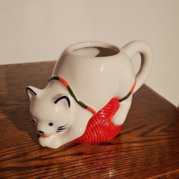 Wondershop, Cat-Themed Ceramic Mug with Red Yarn Design, NWT - Picture 1 of 7